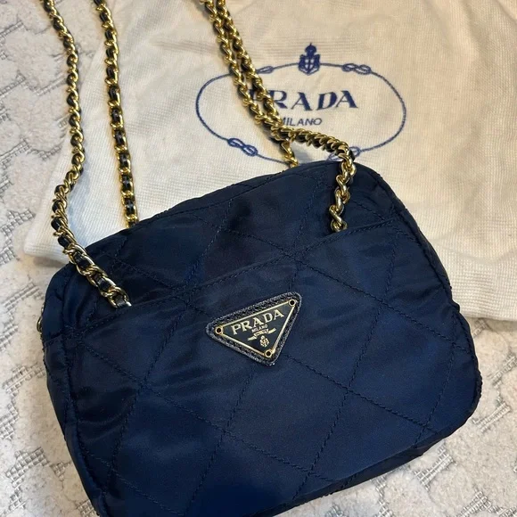 Prada - Picture 10 of 10